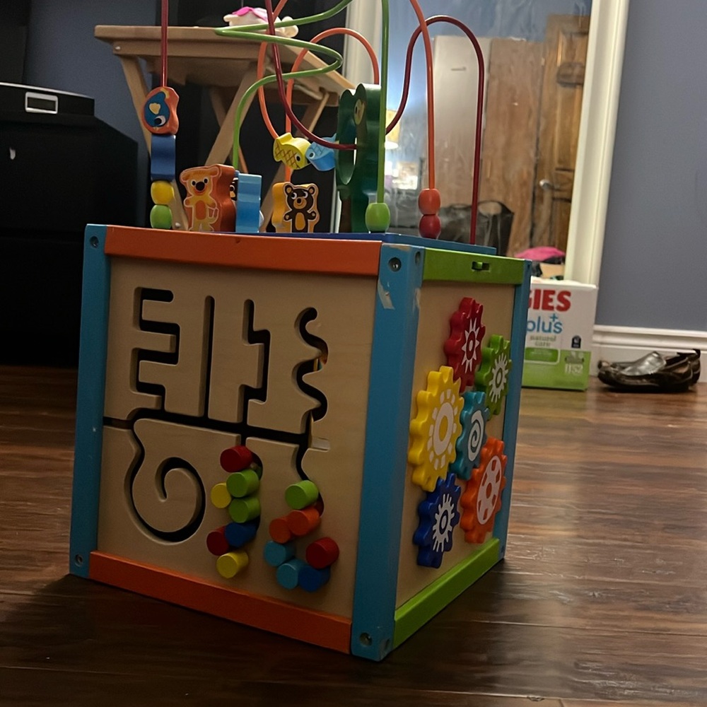 Giant Activity cube